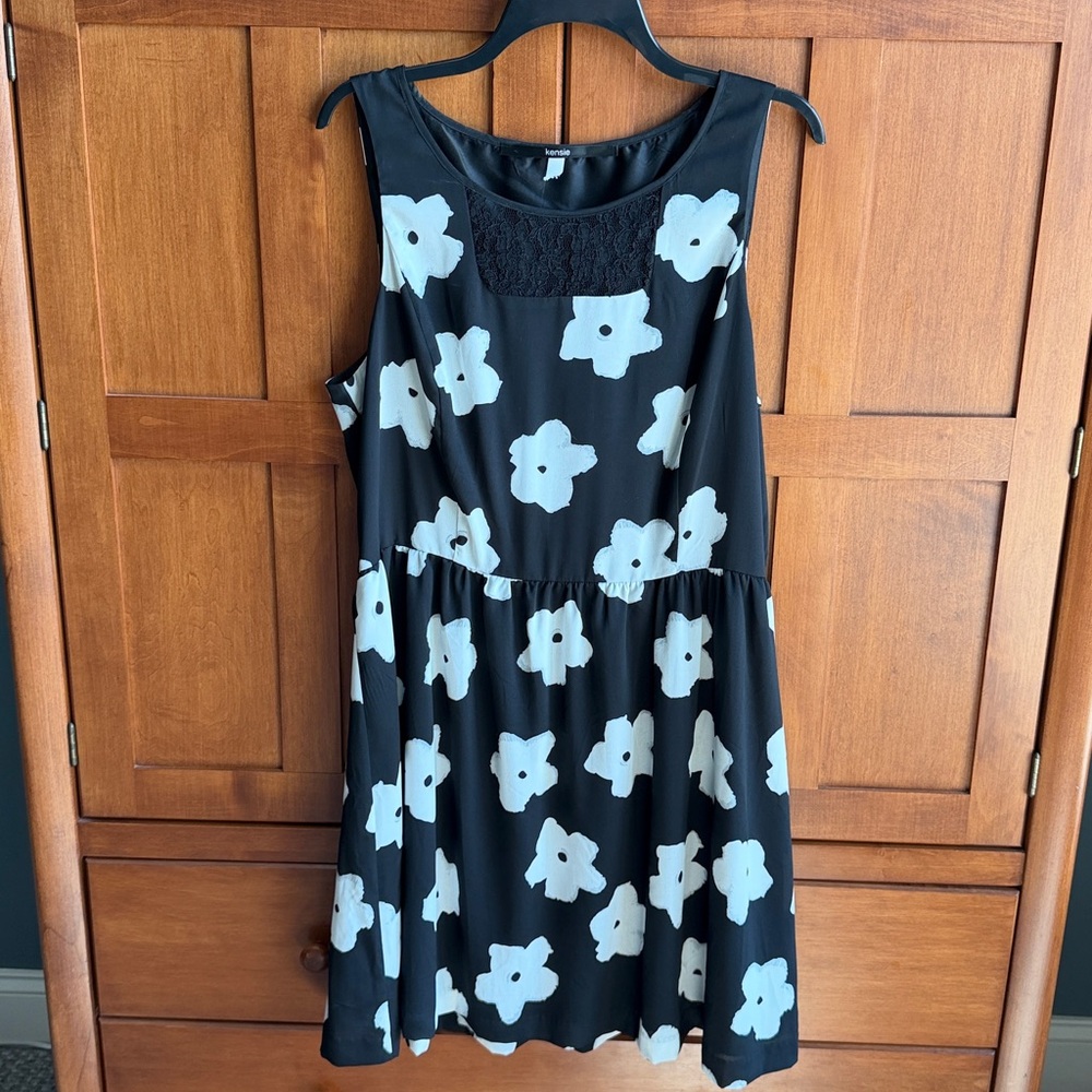 Kensie Black Dress with White Floral Print - Sleeveless